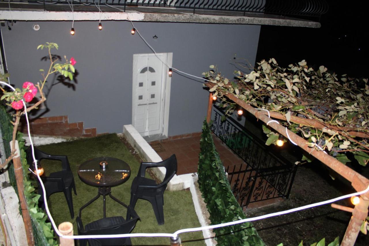 Frasta's Rose Apartment